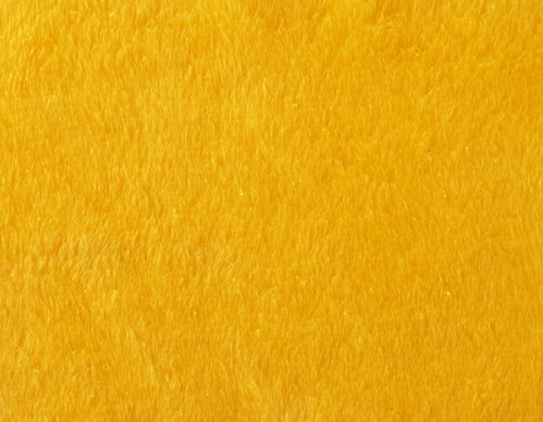 pelo-sintetico-amarillo